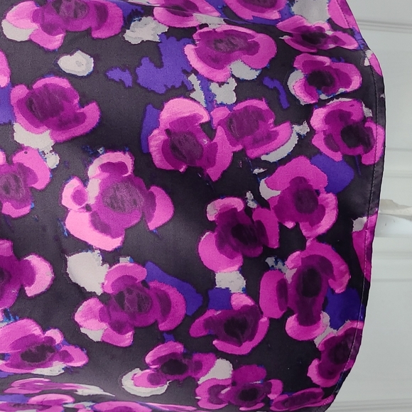 Banana Republic Ruffle Neck Silkey Blouse - Picture 4 of 12